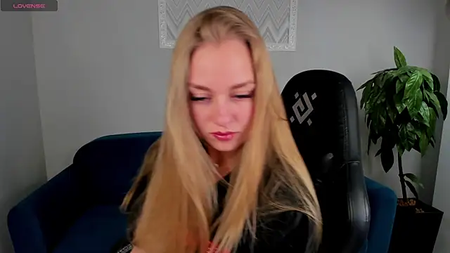 Snapshot of Barbie_Lis chatting on March 19, 12:37 am Barbie Lis online show from March 19, 12:37 am