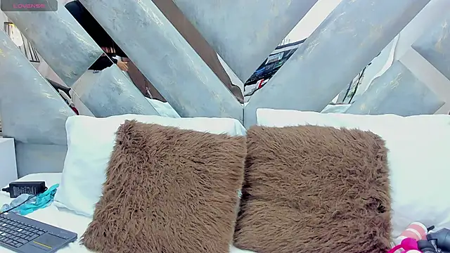 Snapshot of ZiaCalifa chatting on October 20, 11:54 am ZiaCalifa online show from October 20, 11:54 am