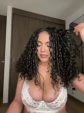 Snapshot of Mariecurl chatting on October 31, 12:22 am Mariecurl online show from October 31, 12:22 am