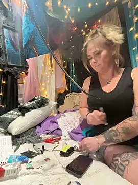 SummerBlueMoon online show from March 7, 1:46 am