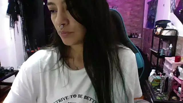 AngelaQueen  online show from November 3, 6:42 pm