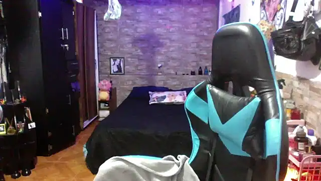 AngelaQueen  online show from April 26, 4:37 pm