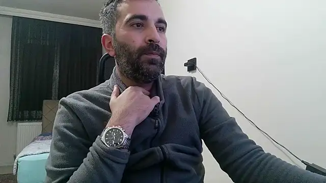 Snapshot of tgltplsr chatting on January 26, 12:48 am tgltplsr online show from January 26, 12:48 am