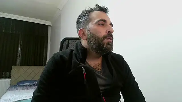 Snapshot of tgltplsr chatting on February 12, 12:16 am tgltplsr online show from February 12, 12:16 am
