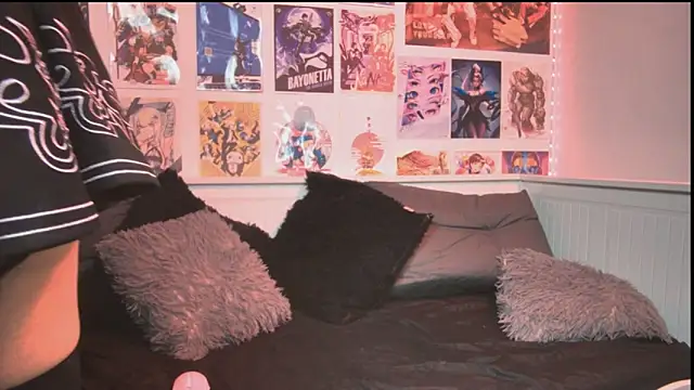 snowblack  online show from January 16, 3:16 pm