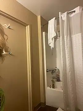 SlimBeenBadd1981 online show from December 10, 1:55 pm