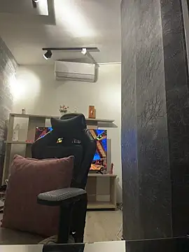 LunaBaker-1 online show from December 13, 7:53 pm