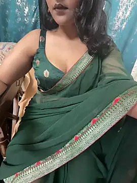 Snapshot of LuscousPussy chatting on April 5, 6:05 pm LuscousPussy online show from April 5, 6:05 pm