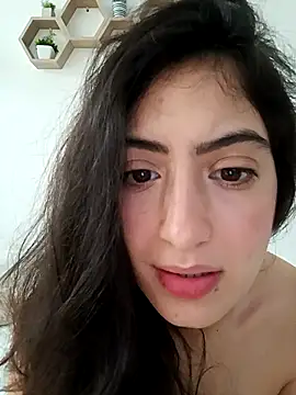 MIYESSI online show from February 1, 3:43 pm