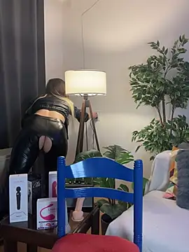 Snapshot of KittyKatyDream chatting on March 1, 6:32 pm KittyKatyDream online show from March 1, 6:32 pm