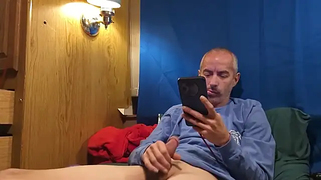 Snapshot of JunkieLiLMethWhore chatting on February 19, 1:18 pm JunkieLiLMethWhore online show from February 19, 1:18 pm