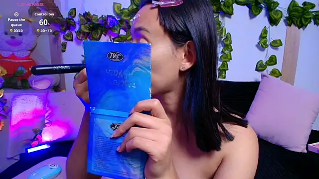 tati cardenas online show from November 15, 6:33 am