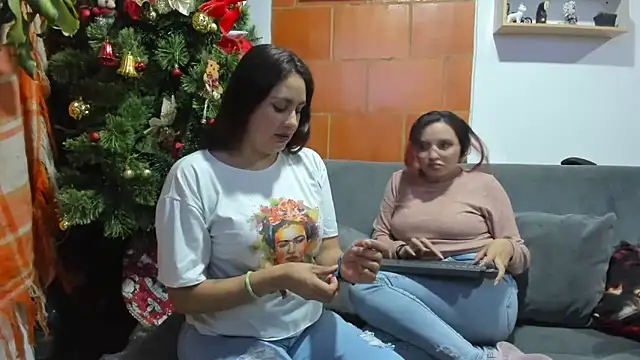  girls on fire  online show from December 19, 11:35 pm