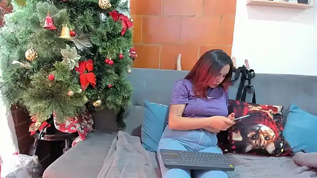  girls on fire  online show from December 24, 3:26 pm