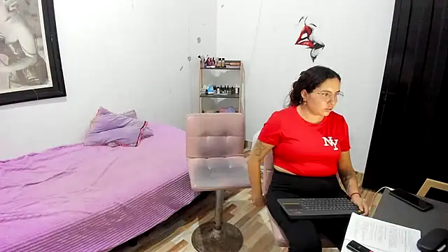  girls on fire  online show from March 27, 10:42 pm