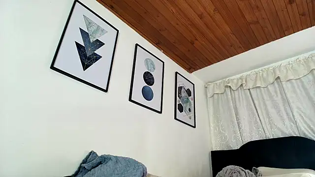 Snapshot of sam_her chatting on October 3, 7:44 pm sam her online show from October 3, 7:44 pm