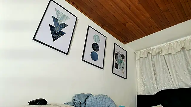 Snapshot of sam_her chatting on October 6, 11:24 pm sam her online show from October 6, 11:24 pm