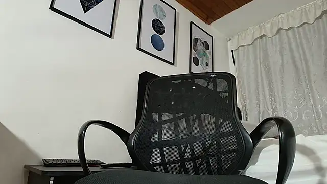 sam her online show from January 5, 6:22 pm