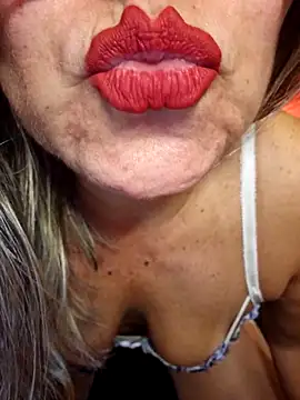 Snapshot of madame_tesuda0 chatting on March 20, 9:35 pm madame tesuda0 online show from March 20, 9:35 pm