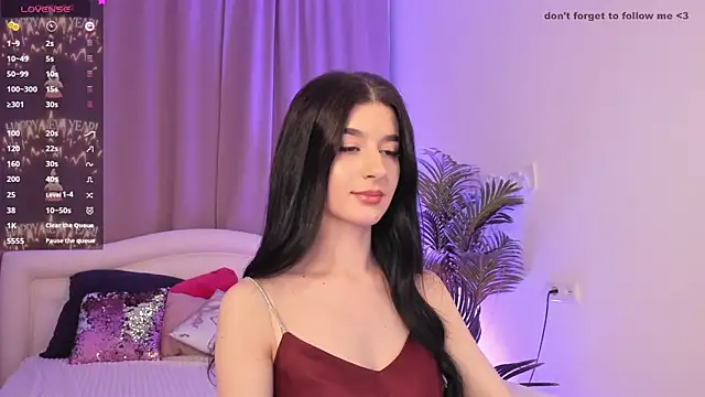 LauraCoy online show from January 4, 11:59 pm