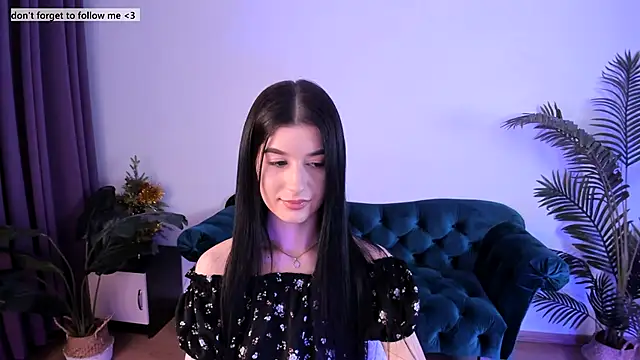 LauraCoy online show from January 14, 8:15 pm