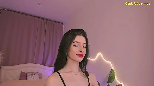 LauraCoy online show from May 6, 8:25 pm