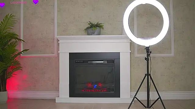 Abbela White online show from November 18, 6:18 am