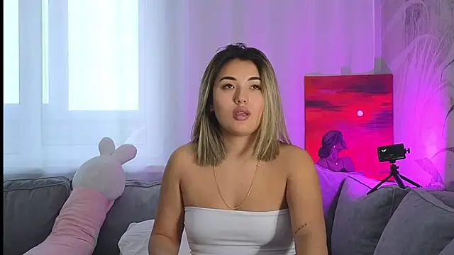 lily  foster online show from January 23, 7:32 am