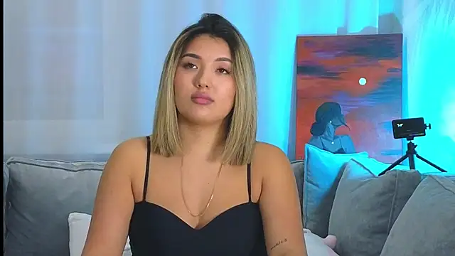 lily  foster online show from January 23, 6:24 pm