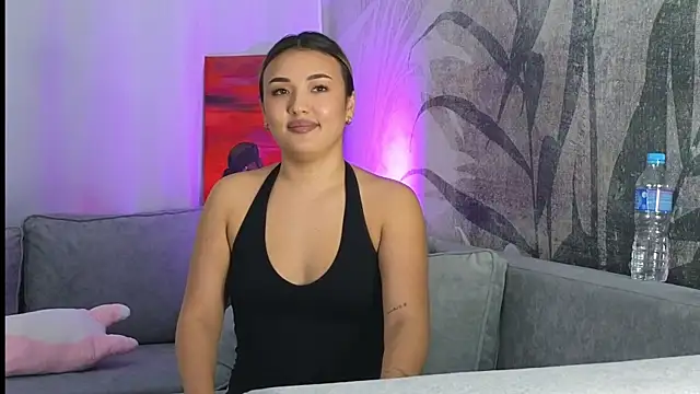 lily  foster online show from March 4, 1:38 pm