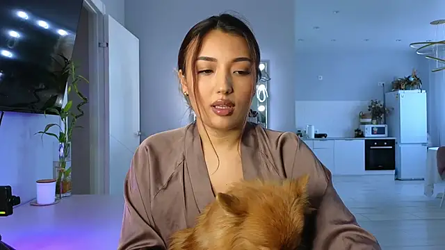 lily  foster online show from March 19, 8:01 am