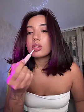 lily  foster online show from May 17, 8:05 pm