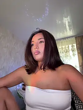 lily  foster online show from May 18, 1:39 pm