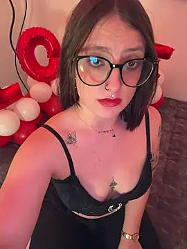 Snapshot of Megan_lu2 chatting on February 15, 5:48 am Megan lu2 online show from February 15, 5:48 am