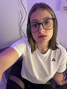 Snapshot of Megan_lu2 chatting on February 22, 2:45 am Megan lu2 online show from February 22, 2:45 am