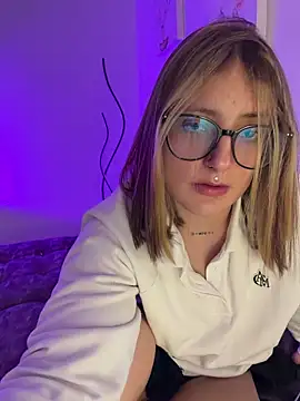 Snapshot of Megan_lu2 chatting on February 25, 3:16 am Megan lu2 online show from February 25, 3:16 am