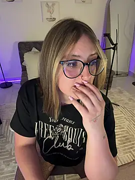 Snapshot of Megan_lu2 chatting on March 12, 6:08 am Megan lu2 online show from March 12, 6:08 am