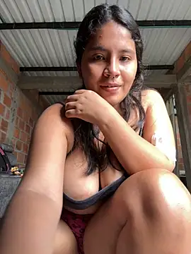 moncerrat luna online show from December 5, 8:22 pm