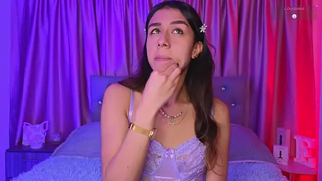 Emiily Scott1 online show from January 15, 12:15 am