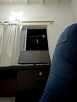 Snapshot of HORNY_MATURE25 chatting on December 19, 12:50 am HORNY MATURE25 online show from December 19, 12:50 am