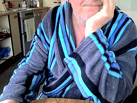 Snapshot of daddyflash chatting on March 22, 12:14 pm daddyflash online show from March 22, 12:14 pm