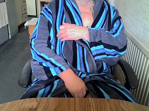 Snapshot of daddyflash chatting on January 10, 10:39 am daddyflash online show from January 10, 10:39 am