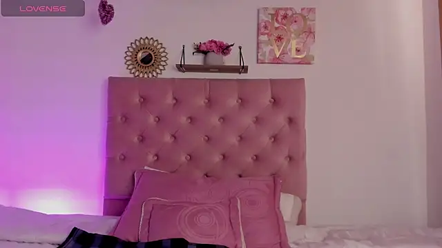 aliice walker  online show from December 5, 6:33 pm