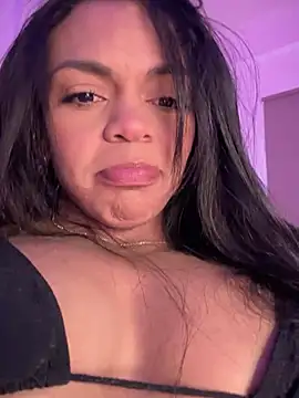 Snapshot of Charly_ chatting on February 4, 5:34 pm Charly online show from February 4, 5:34 pm