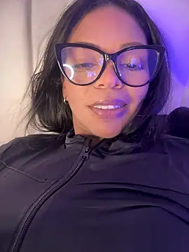 Snapshot of Charly_ chatting on October 28, 3:43 am Charly online show from October 28, 3:43 am