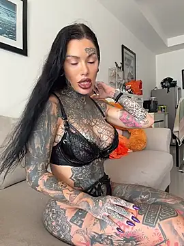 claudiacvc95 online show from June 22, 3:08 am