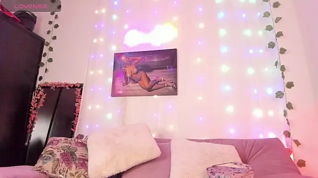 Snapshot of SamHill_1 chatting on February 26, 3:42 am SamHill 1 online show from February 26, 3:42 am