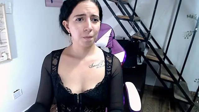 samantha baby  online show from October 5, 5:00 pm