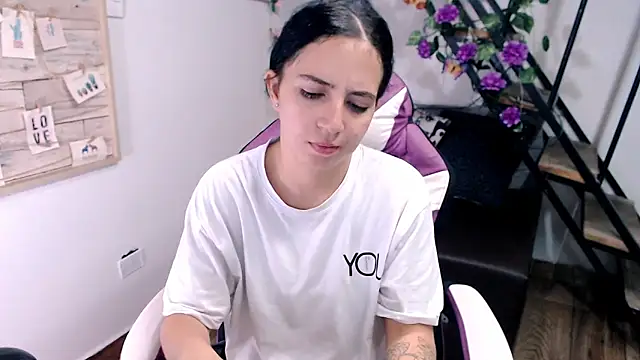 samantha baby  online show from March 29, 9:26 pm