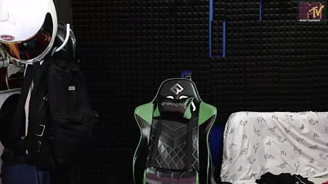 Curly Angel24 online show from November 26, 12:44 am